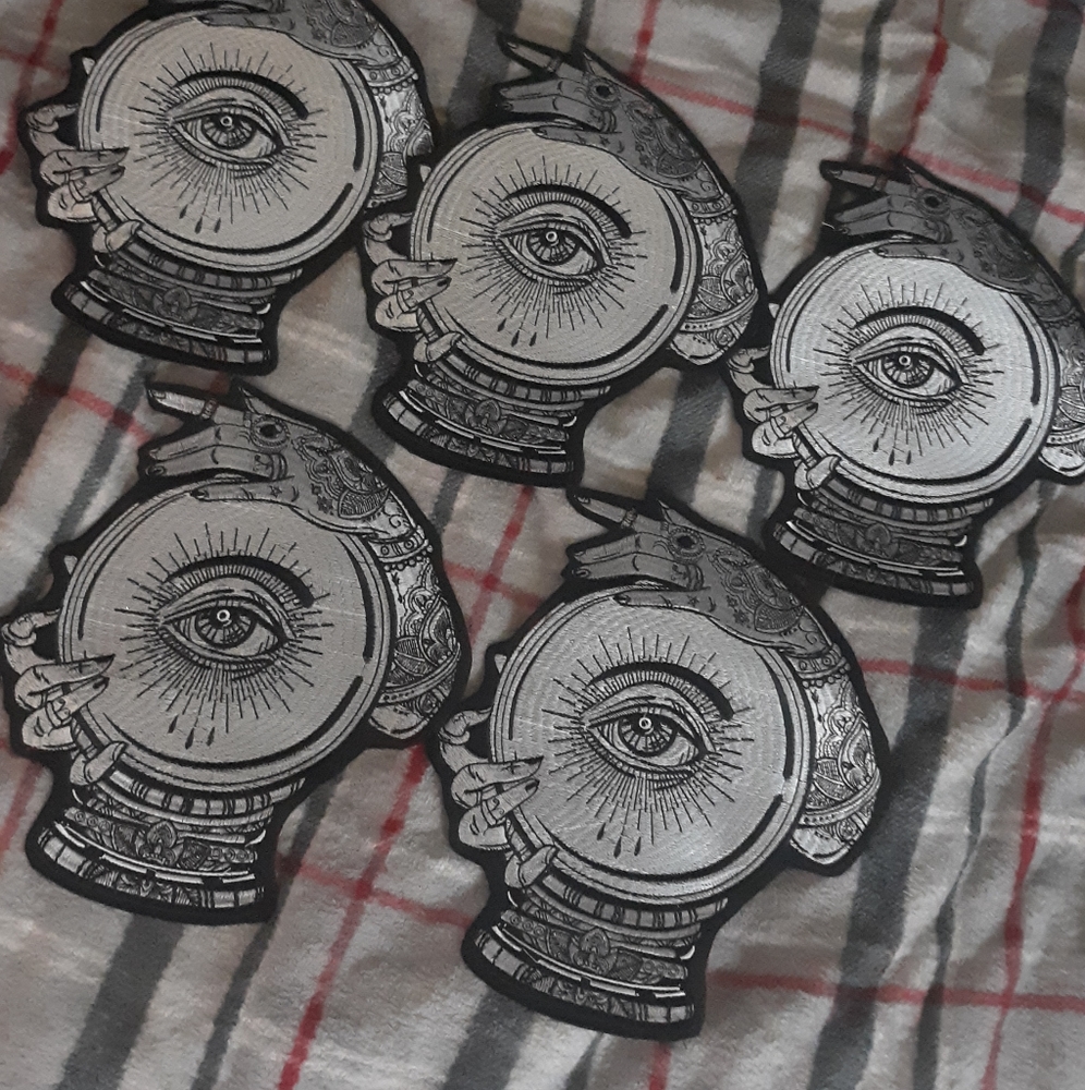 LAST ONE!! XXXL gorgeous huge crystal ball w tattooed hands IRON ON patch - Picture 11 of 11
